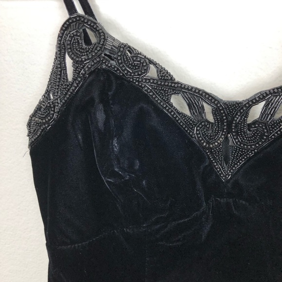 VINTAGE Black Velour Beaded Cocktail Dress Sz 7/8 - Picture 2 of 6